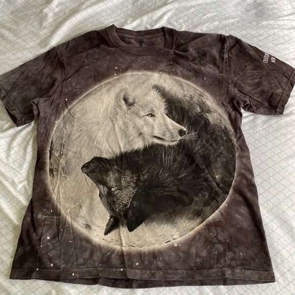 The Mountain Other - 🐺🌝 The Mountain Tie Dye wolves T-Shirt. Central Park Zoo NY. Size Small. Used.